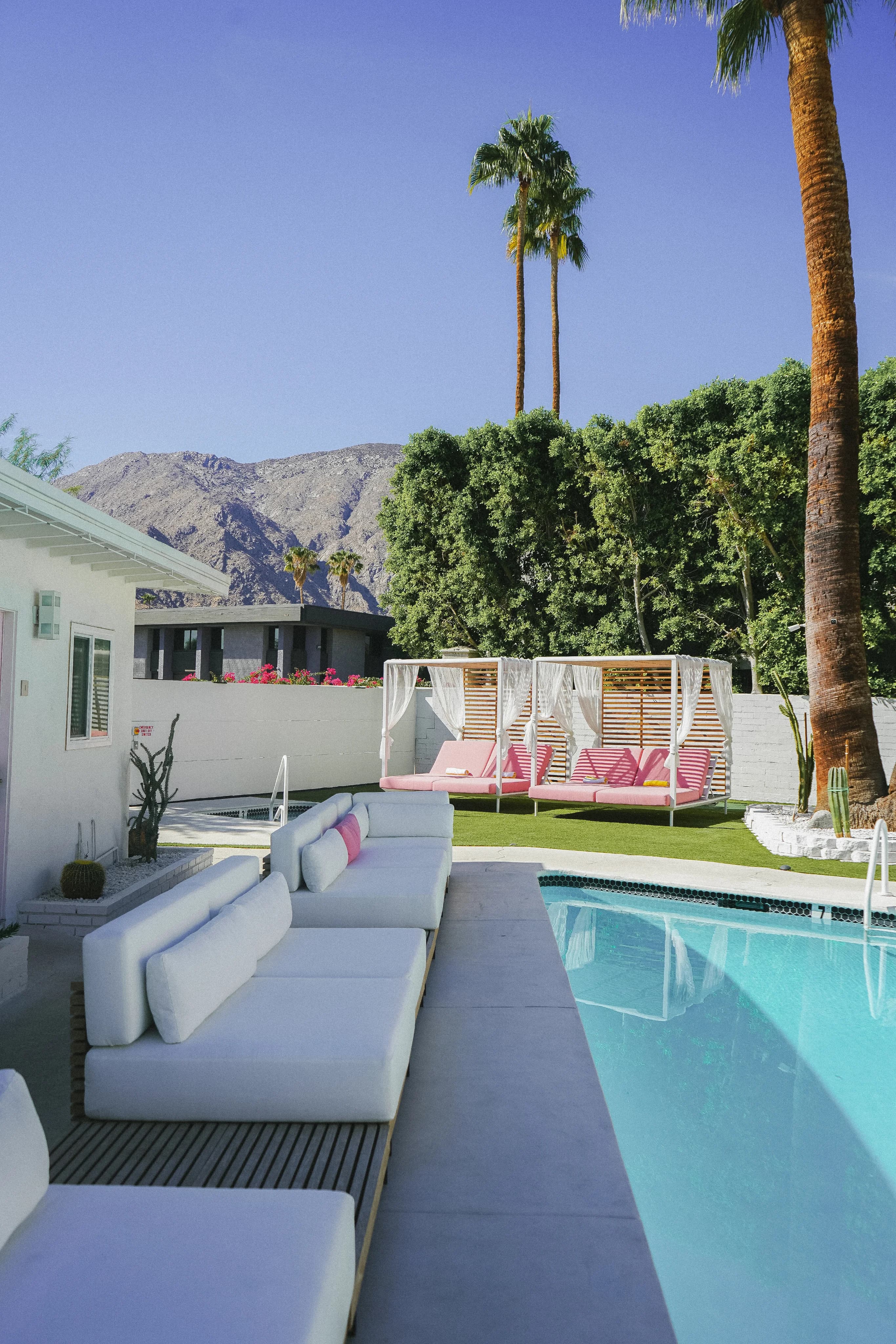 Fenced property for ultimate privacy and relaxation